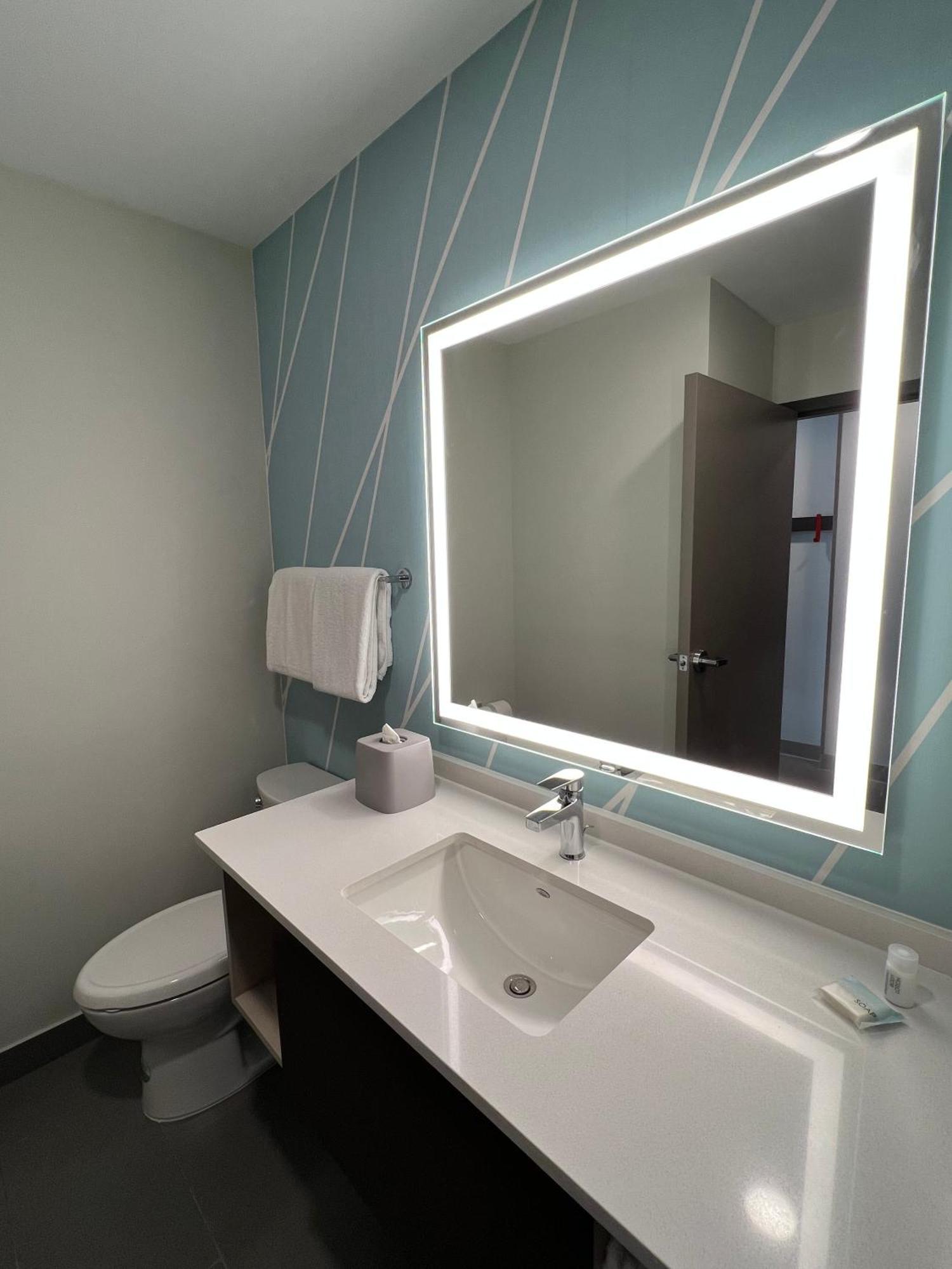 Avid Hotels - Guadalajara Av Vallarta Pte By Ihg Zapopan Bagian luar foto